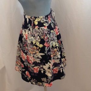 💕BLACK FLORAL PINK FLARE SKIRT💕 Sz Small💕